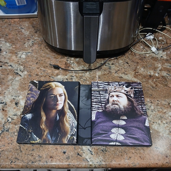 Game of Thrones: The Complete First Season (Blu-ray, 2012, 5-Disc Set) - Picture 5 of 16